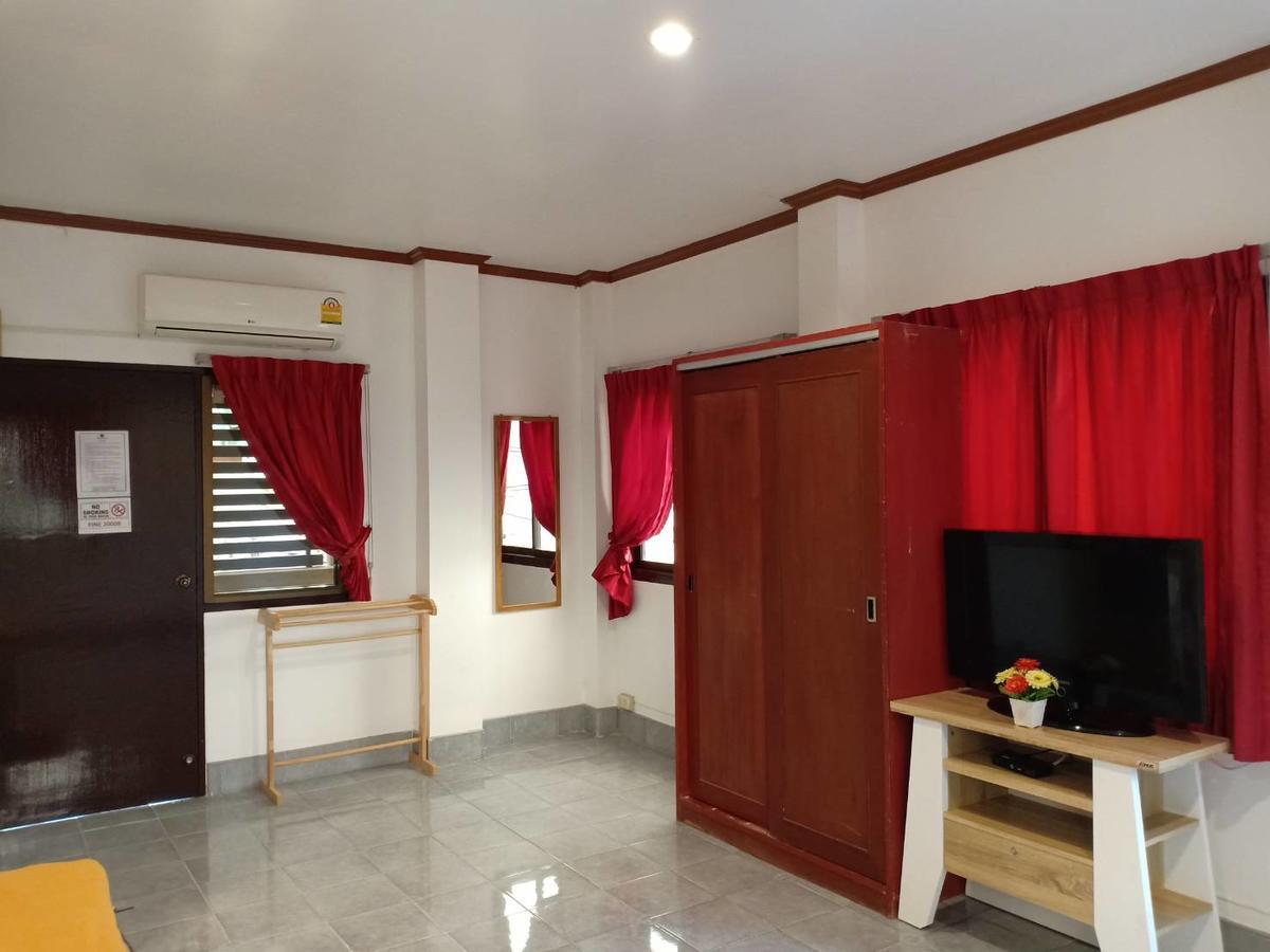 Хостел Kookkai House Patong Экстерьер фото