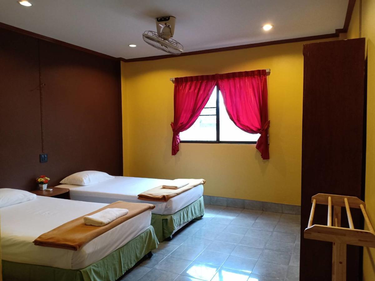 Хостел Kookkai House Patong Экстерьер фото