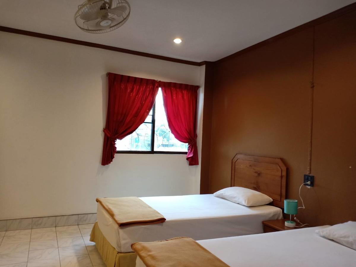 Хостел Kookkai House Patong Экстерьер фото